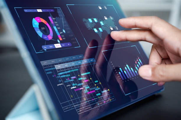 analyst working with computer in business analytics and data management system to make report with kpi and metrics connected to database. corporate strategy for finance, operations, sales, marketing. - 網(wǎng)絡(luò)平臺 個(gè)照片及圖片檔